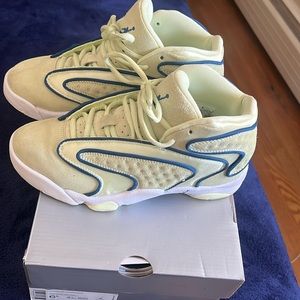 Woman sneaker Jordan